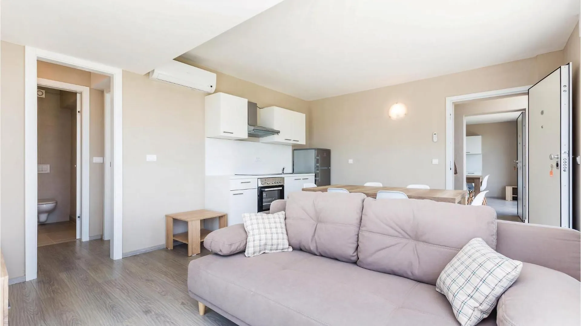 Beautiful Apartment In Povljana With Wifi