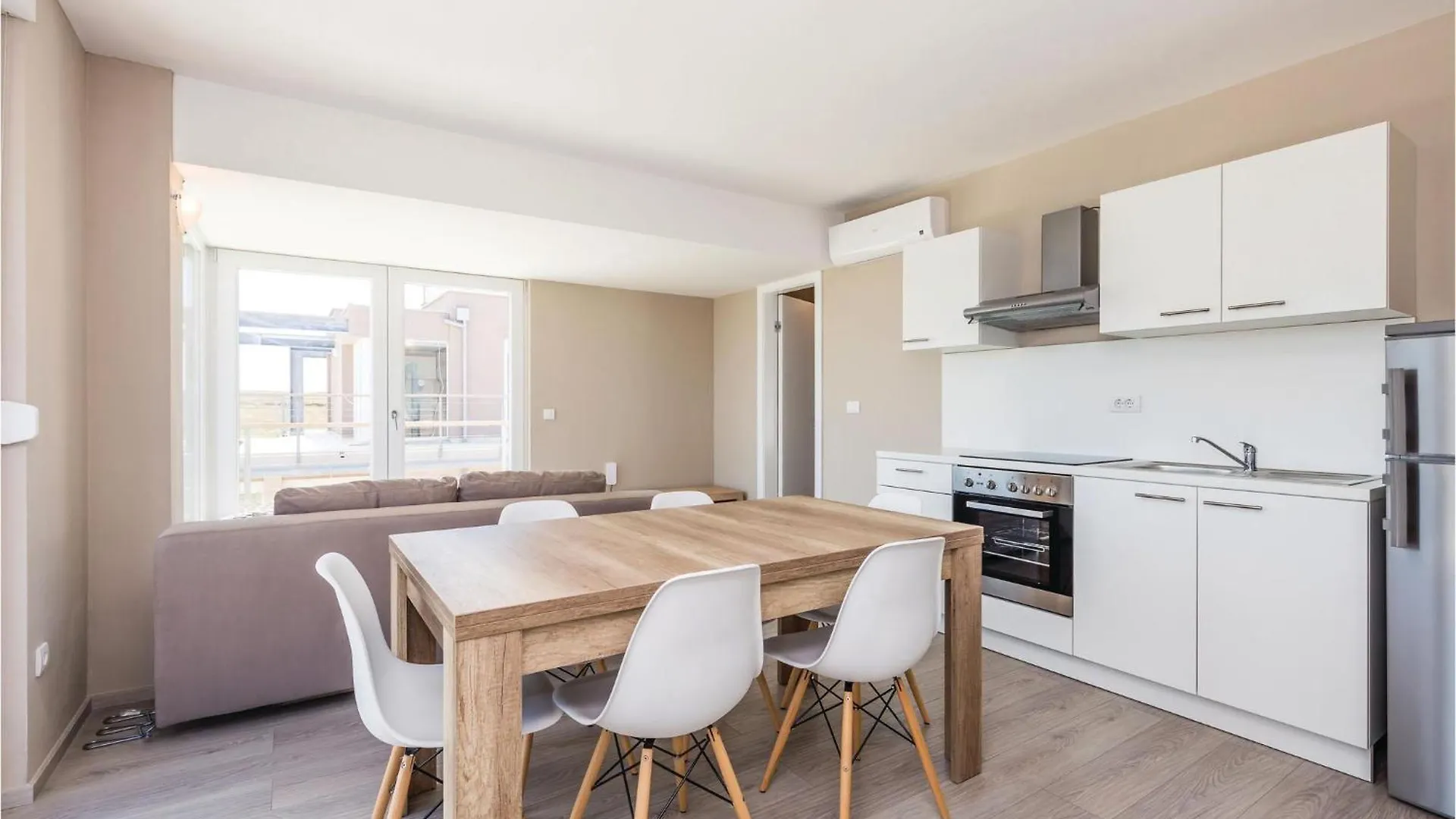 Beautiful Apartment In Povljana With Wifi
